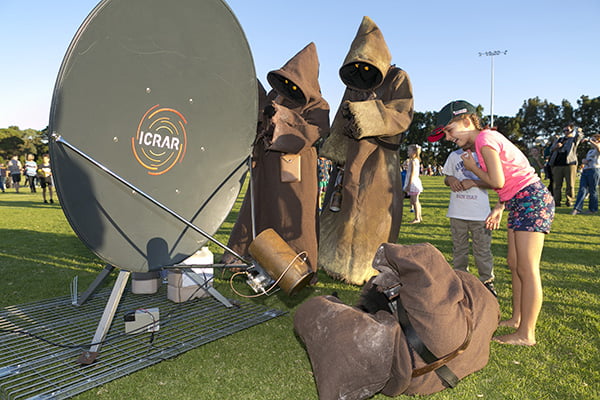 Star Wars characters investigate radio and optical astronomy before the sun sets at Astrofest 2015. (Images credit Astronomy WA Astrofest 2015).