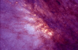 Astronomers probe swirling particles in halo of starburst galaxy
