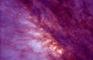 Astronomers probe swirling particles in halo of starburst galaxy