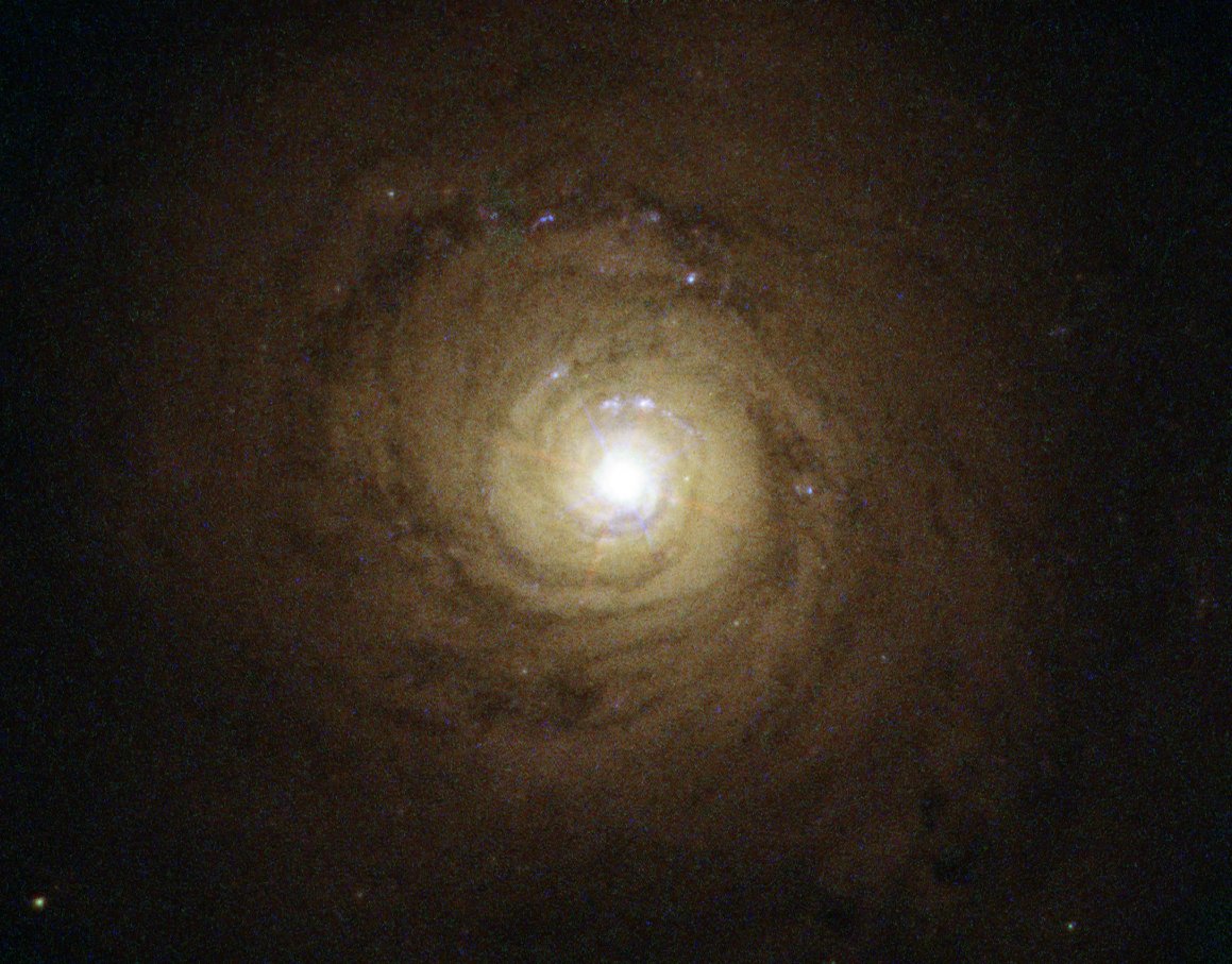 Supermassive black hole at the heart of NGC 5548